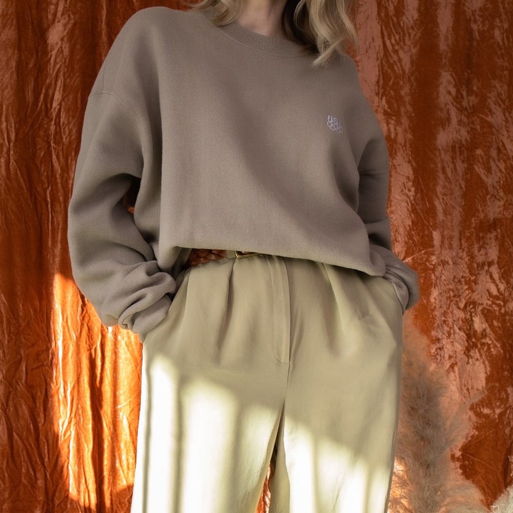 Vintage muted brown olympic usa crewneck sweater